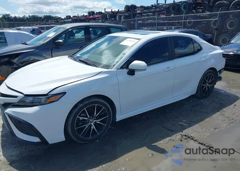 2024 Toyota Camry Se z USA, uszkodzony, nr VIN 4T1T11AK4RU897115